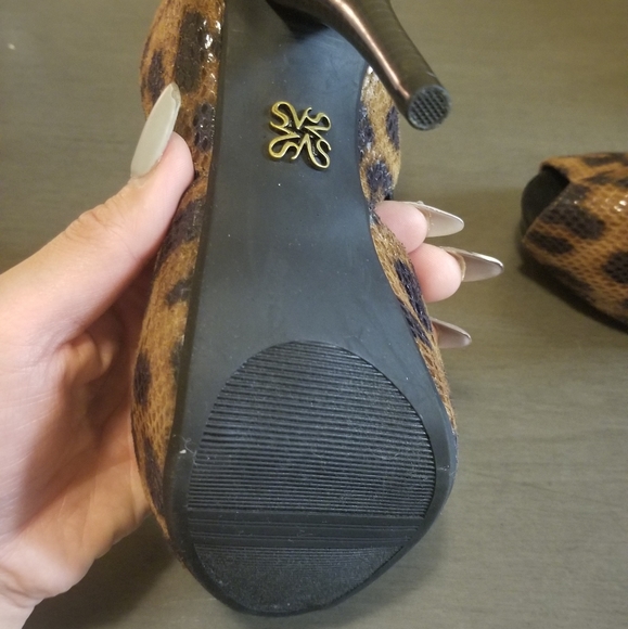 Simply Vera by Vera Wang Leopard print size 7 - Picture 6 of 8
